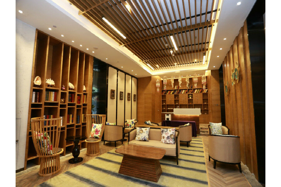 锦江都城酒店海南省政府日月广场免税店 Хайкоу Екстериор снимка